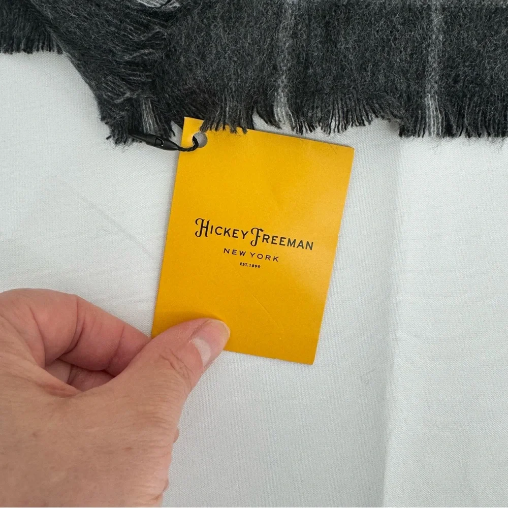 NWT Patterned Cashmere Scarf for Men Ultra-Soft Men’s Winter Scarf $125